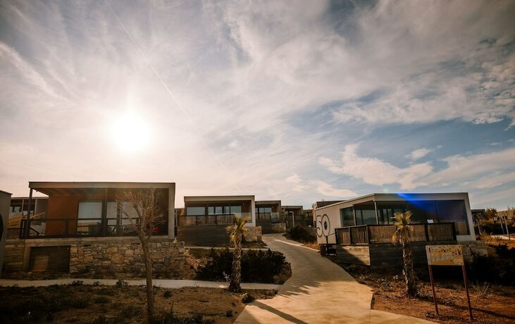 Imagen de la habitación del Hotel Noa Glamping Resort. Foto 15