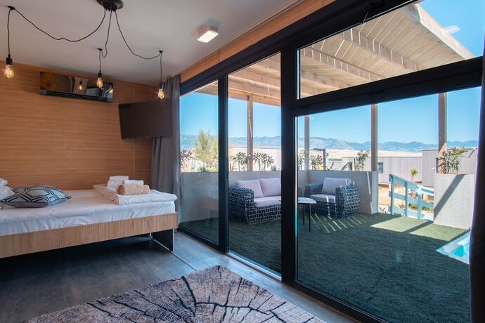 Imagen de la habitación del Hotel Noa Glamping Resort. Foto 17