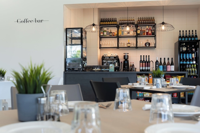 Imagen del bar/restaurante del Hotel Noa Panzi&oacute;. Foto 3