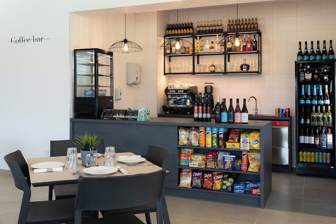 Imagen del bar/restaurante del Hotel Noa Panzi&oacute;. Foto 5