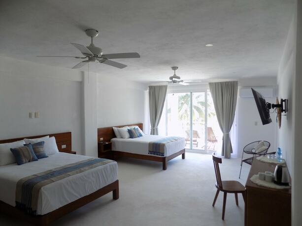 Imagen general del Hotel Noah Beach and Suites. Foto 1