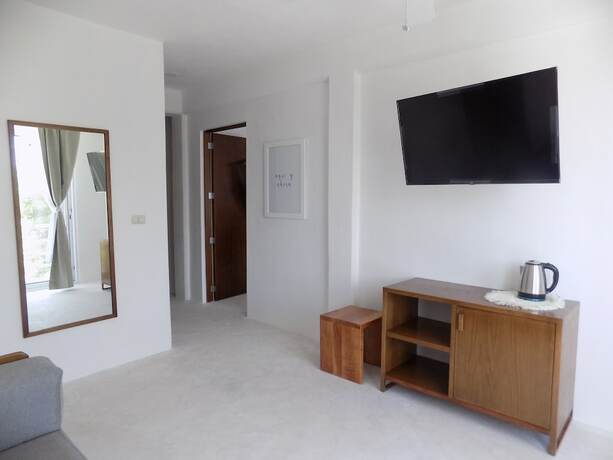 Imagen general del Hotel Noah Beach and Suites. Foto 2