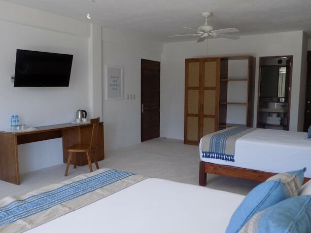 Imagen general del Hotel Noah Beach and Suites. Foto 3