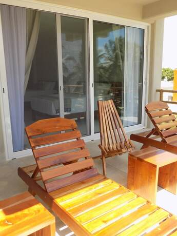 Imagen general del Hotel Noah Beach and Suites. Foto 5