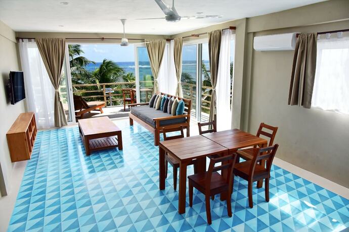 Imagen de la habitación del Hotel Noah Beach and Suites. Foto 18