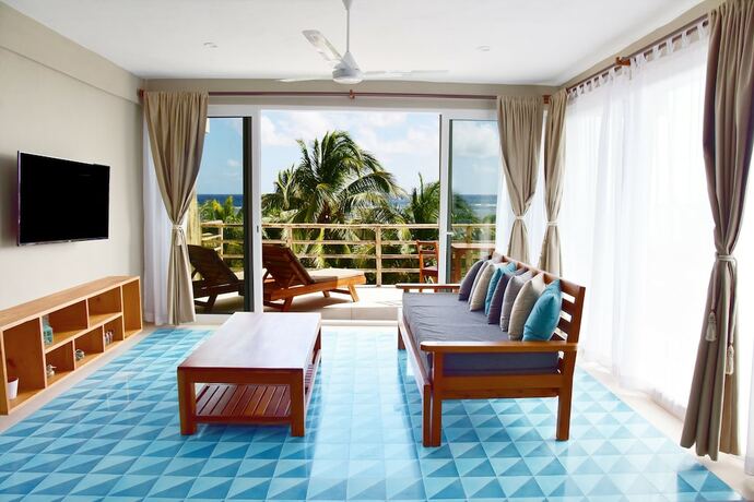 Imagen de la habitación del Hotel Noah Beach and Suites. Foto 20