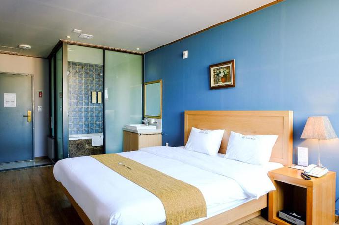 Imagen de la habitación del Hotel Noah. Foto 14