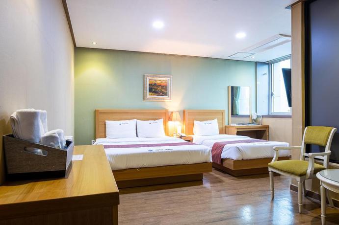 Imagen de la habitación del Hotel Noah. Foto 15
