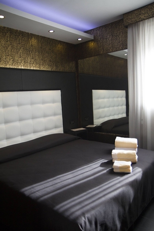 Imagen de la habitación del Hotel Noah Gate and Suites. Foto 11
