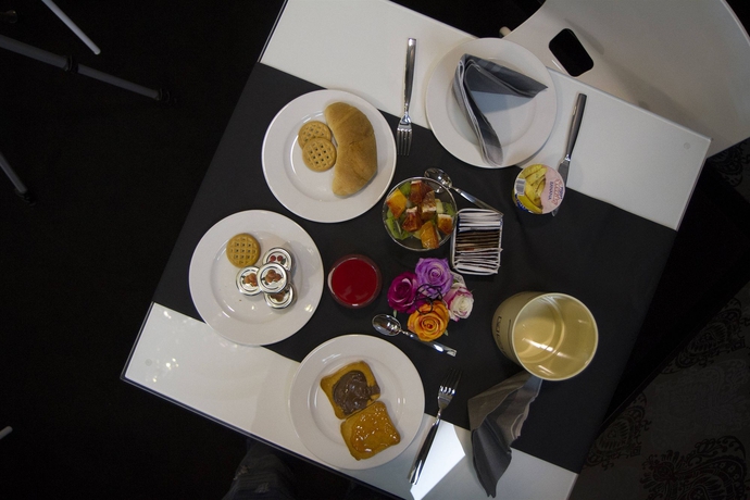 Imagen del bar/restaurante del Hotel Noah Gate and Suites. Foto 5