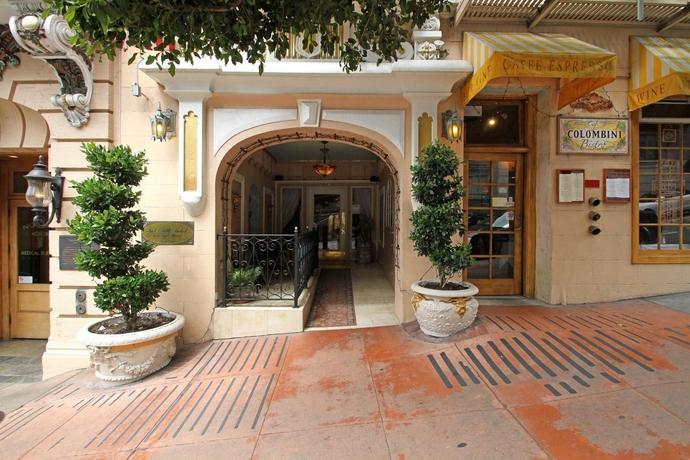 Imagen de los exteriores del Hotel Nob Hill. Foto 8