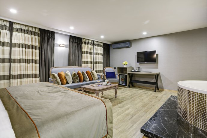 Imagen de la habitación del Hotel Nobel, Akdeniz. Foto 4