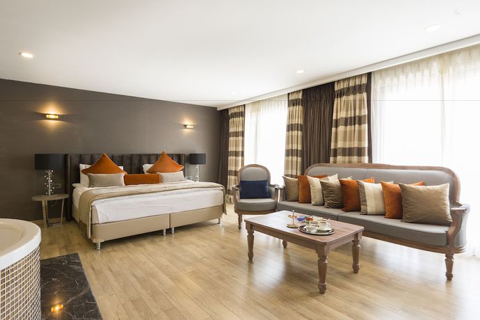 Imagen de la habitación del Hotel Nobel, Akdeniz. Foto 8