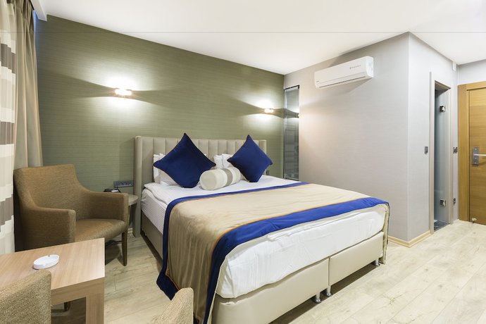 Imagen de la habitación del Hotel Nobel, Akdeniz. Foto 10