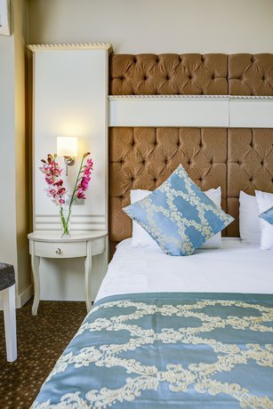 Imagen de la habitación del Hotel Nobel, Akdeniz. Foto 12