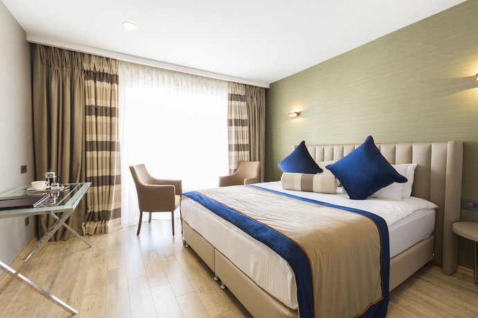 Imagen de la habitación del Hotel Nobel, Akdeniz. Foto 14