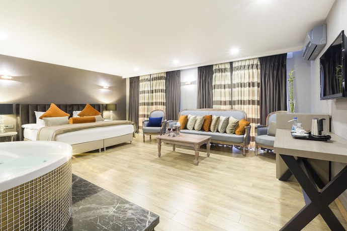 Imagen de la habitación del Hotel Nobel, Akdeniz. Foto 15