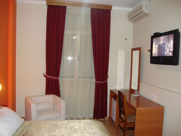 Imagen de la habitación del Hotel Nobel, Tirana. Foto 5