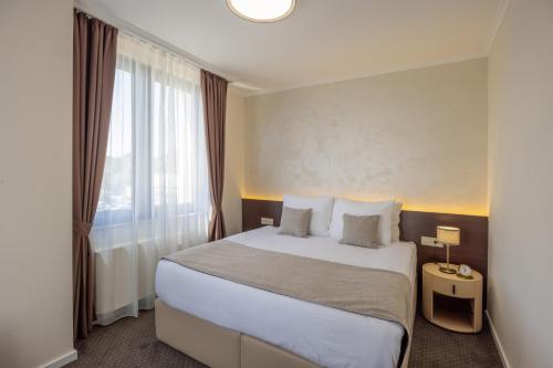Imagen de la habitación del Hotel Nobel West. Foto 16