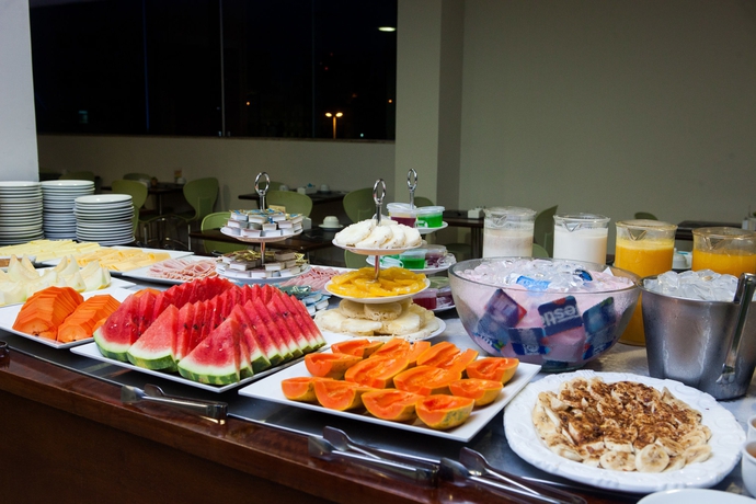 Imagen del bar/restaurante del Hotel Nobile Suites Uberl&acirc;ndia. Foto 3