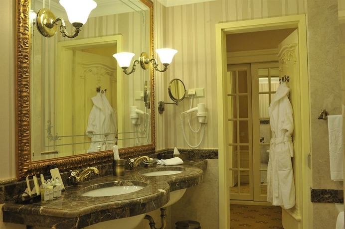 Imagen de la habitación del Hotel Nobilis. Foto 5