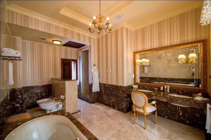 Imagen de la habitación del Hotel Nobilis. Foto 6