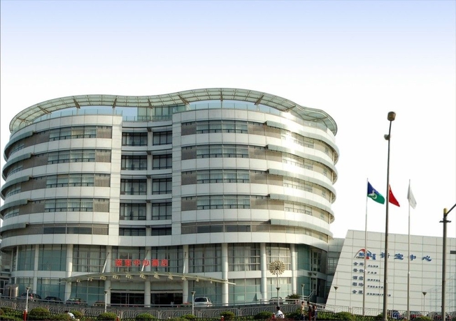 Imagen de los exteriores del Hotel Noble Center. Foto 8