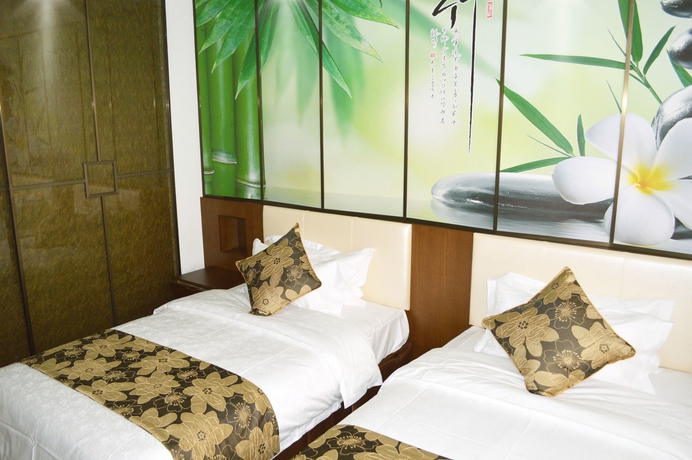 Imagen de la habitación del Hotel Noble Center. Foto 5