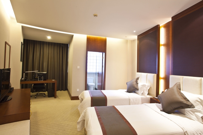 Imagen de la habitación del Hotel Noble Center. Foto 6
