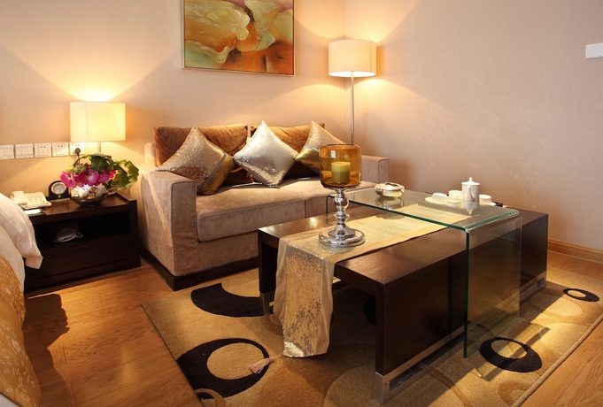 Imagen de la habitación del Hotel Noble Crown Hotel. Foto 4