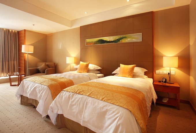 Imagen de la habitación del Hotel Noble Crown Hotel. Foto 6