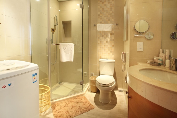 Imagen de la habitación del Hotel Noble Crown Hotel. Foto 11