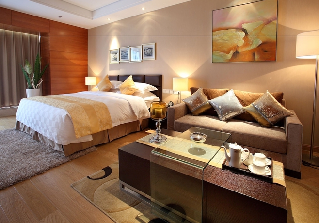 Imagen de la habitación del Hotel Noble Crown Hotel. Foto 13