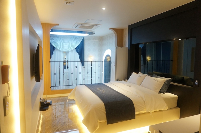 Imagen de la habitación del Hotel Noble Muintel. Foto 2