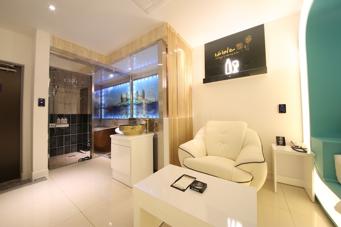 Imagen de la habitación del Hotel Noble Muintel. Foto 11