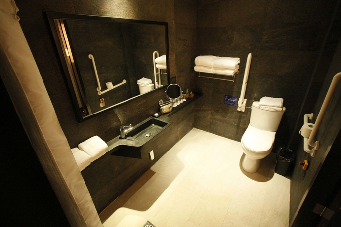 Imagen de la habitación del Hotel Noble Park. Foto 8