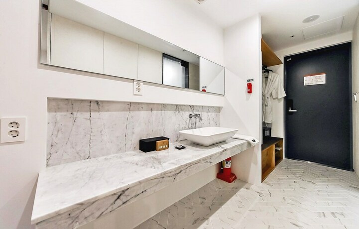 Imagen de la habitación del Hotel Noble Stay. Foto 18