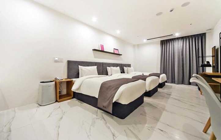 Imagen de la habitación del Hotel Noble Stay. Foto 29