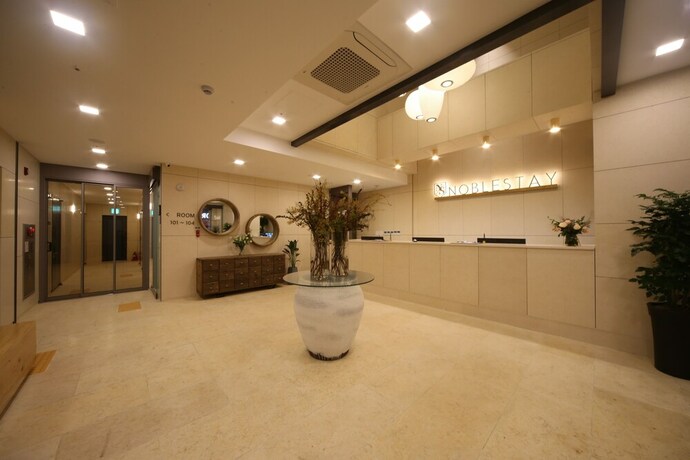 Imagen de los interiores del Hotel Noble Stay. Foto 36
