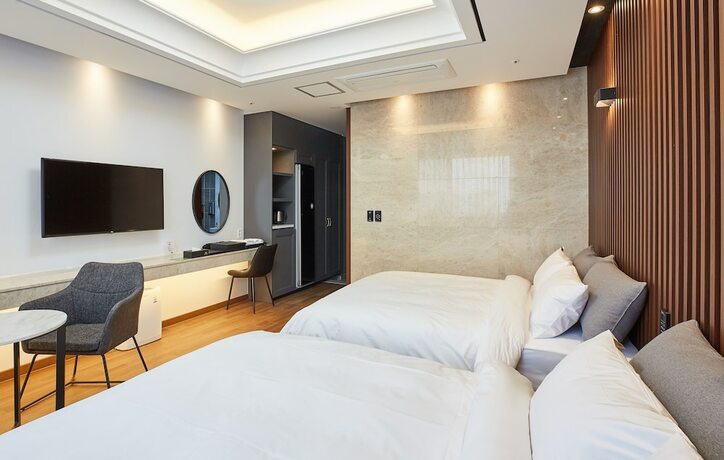 Imagen de la habitación del Hotel Noble Stay. Foto 11