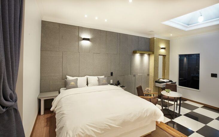 Imagen de la habitación del Hotel Noble Stay. Foto 14