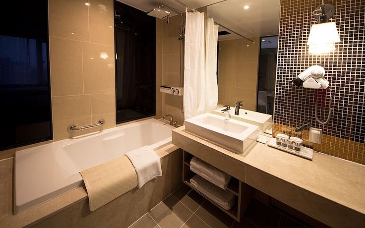 Imagen de la habitación del Hotel Noblepia. Foto 7