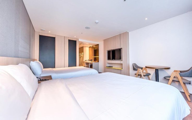 Imagen de la habitación del Hotel Noblepia. Foto 20