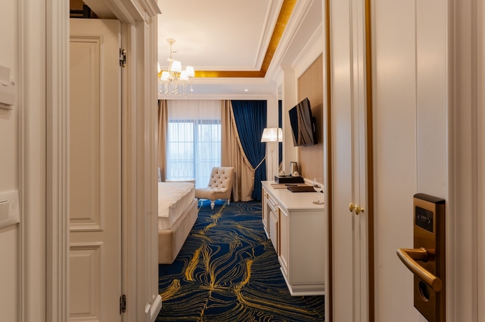 Imagen de la habitación del Hotel Noblesse Boutique and Spa. Foto 2