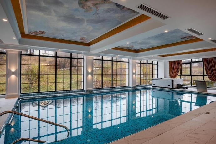 Imagen de la piscina del Hotel Noblesse Boutique and Spa. Foto 12