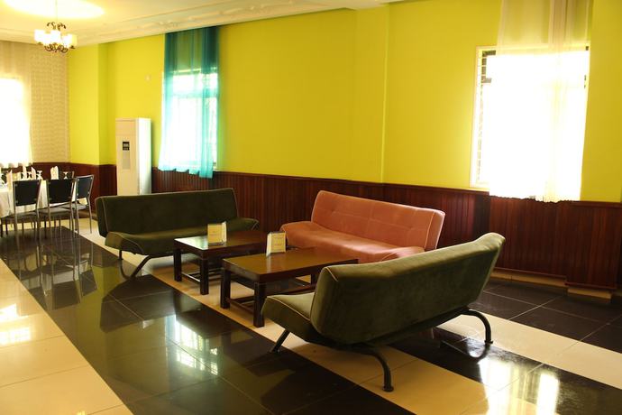 Imagen del bar/restaurante del Hotel Noblesse, Yaound&eacute;. Foto 4