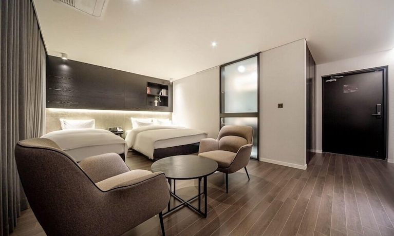 Imagen de la habitación del Hotel Noblion. Foto 4