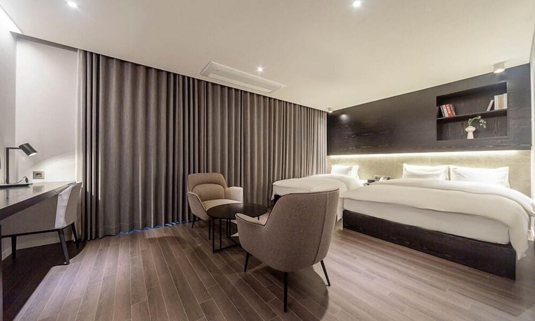 Imagen de la habitación del Hotel Noblion. Foto 5