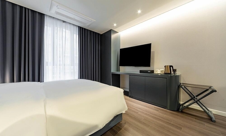 Imagen de la habitación del Hotel Noblion. Foto 12