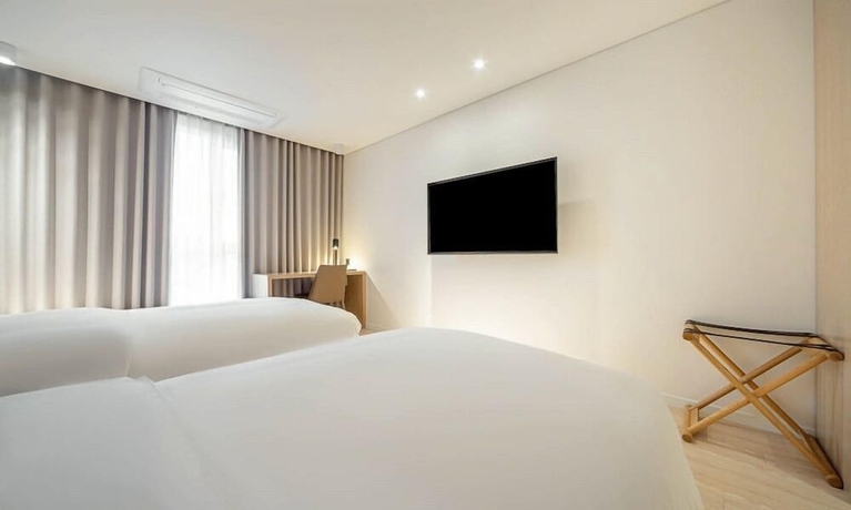 Imagen de la habitación del Hotel Noblion. Foto 15